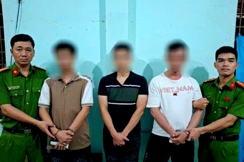 Bắt quả tang các đối tượng sử dụng ma túy