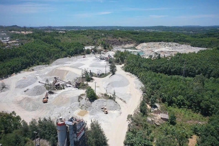 Tài xế bị đá vùi lấp tử vong bên trong thùng xe tải