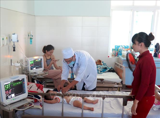 Quảng Ngãi vẫn khó thu hút bác sĩ tuyến huyện