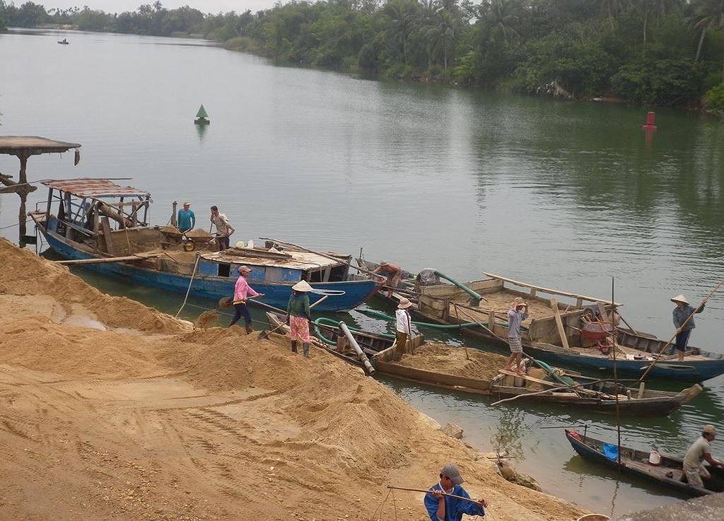 Quảng Ngãi chấn chỉnh hoạt động khai thác khoáng sản