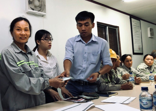 Nhà thầu chính trả tiền cho lao động thời vụ bị nợ lương