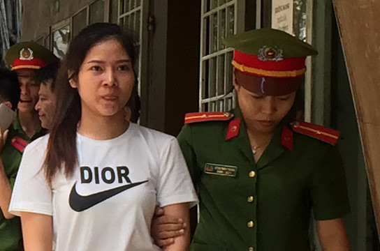 'Bóng hồng' tham gia sản xuất hàng giả lĩnh 4 năm tù