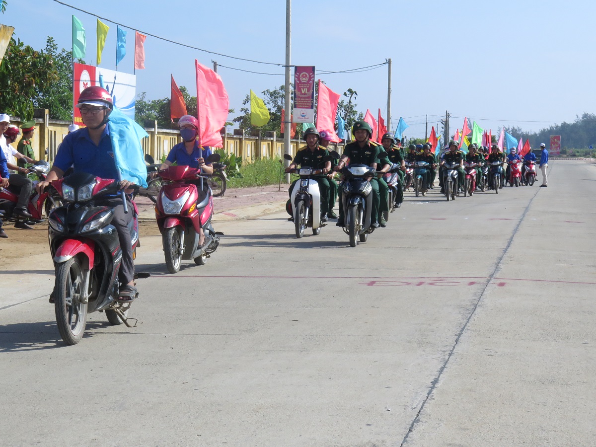 Quảng Ngãi mít tinh hưởng ứng Tháng hành động về môi trường
