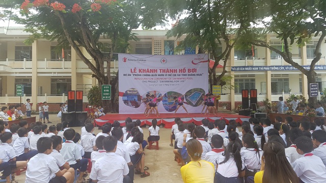 Quảng Ngãi: Hàng ngàn trẻ em vùng thiên tai được học bơi miễn phí