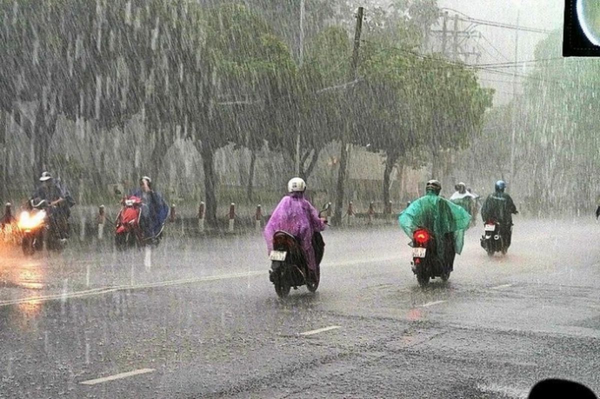 Các tỉnh Trung Trung Bộ tiếp tục có mưa vừa, mưa to đến ngày 19/10