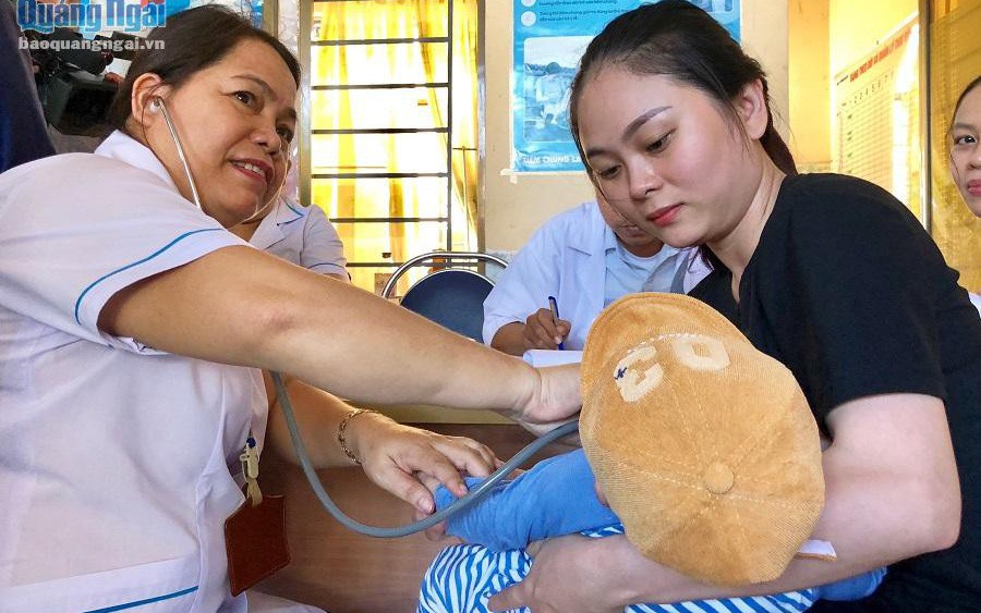Quảng Ngãi: Đồng loạt triển khai tiêm vắc xin 5 trong 1 mới