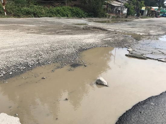 Bất cập trong quản lý, sửa chữa Quốc lộ 24C ở Quảng Ngãi