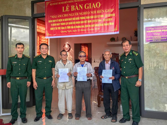 Giúp người nghèo ở biên giới an cư