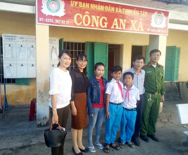 Quảng Ngãi: Nhặt được 5 triệu đồng, học sinh lớp 5 nhờ cô giáo trả cho người mất