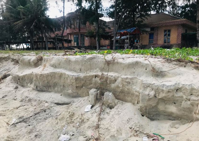 Vùng biển Mỹ Khê sạt lở nghiêm trọng