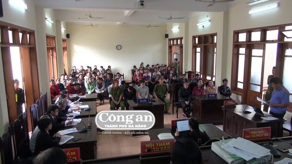 Nhóm "trẻ trâu" côn đồ lãnh án