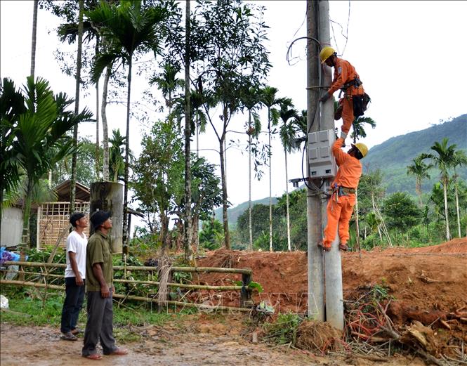 Người dân 'vùng lõm' Quảng Ngãi sắp có điện vui xuân đón Tết