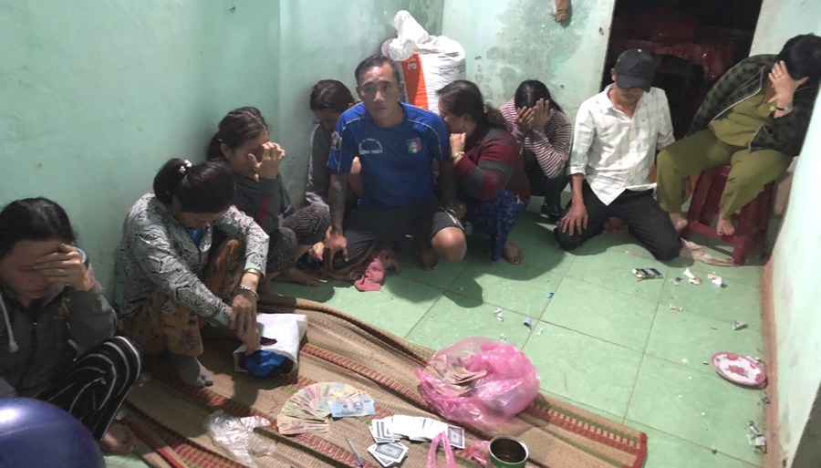 Úp sòng "kỳ bẽo"