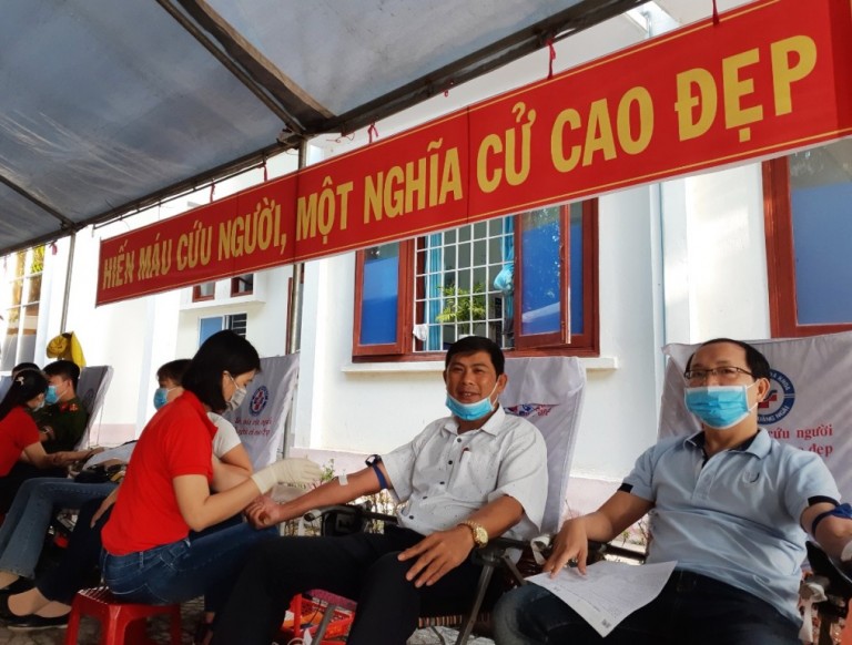 Quảng Ngãi: Hiến tình nguyện 430 đơn vị máu