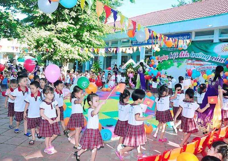 Hiệu trưởng ép cô giáo phá thai bị tố nhận người nhà vào, bắt giáo viên làm ngoài giờ không công