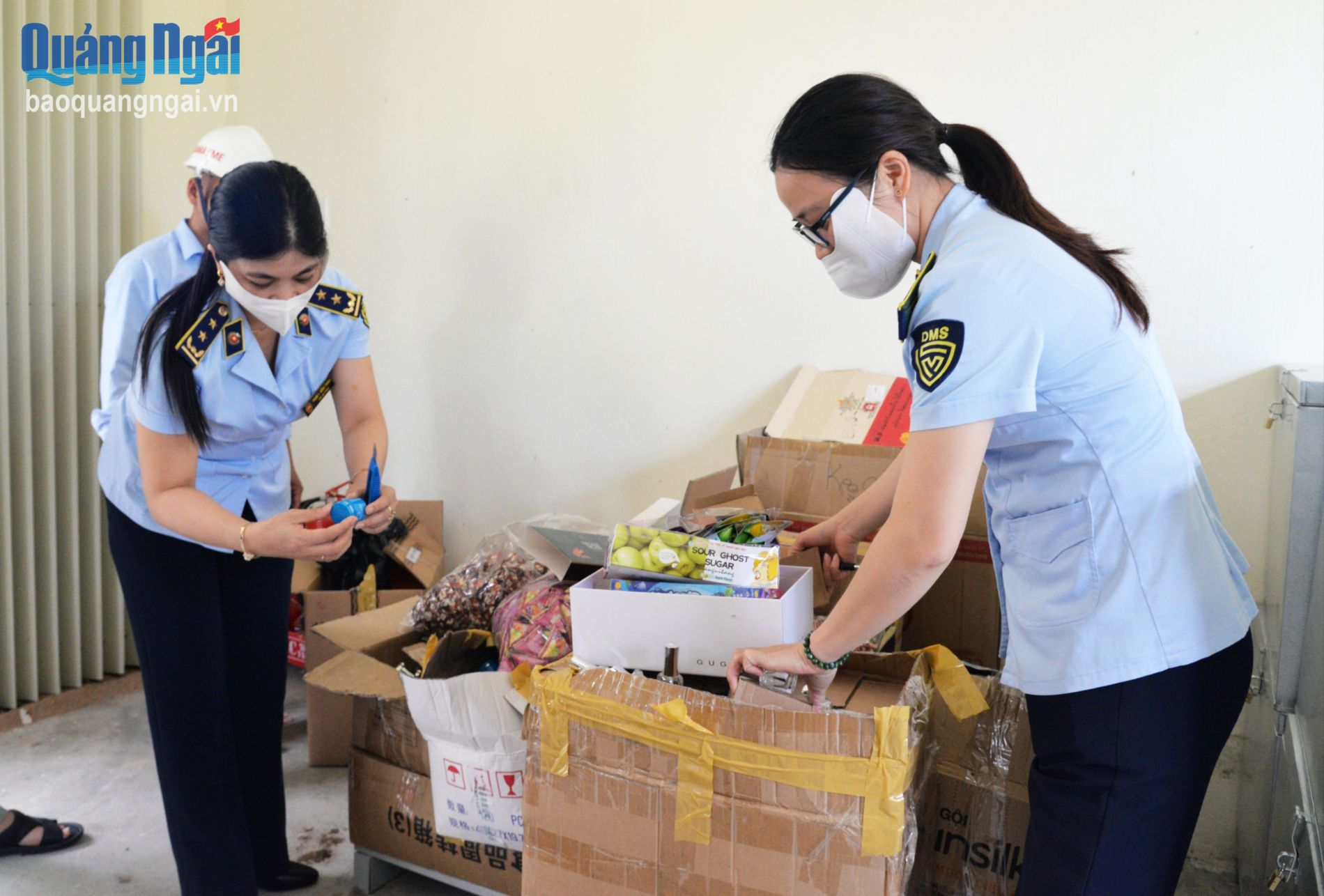 Tiêu hủy hàng hóa vi phạm trị giá hơn 200 triệu đồng