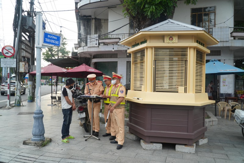 Lần đầu tiên trang bị bốt gác cho lực lượng CSGT