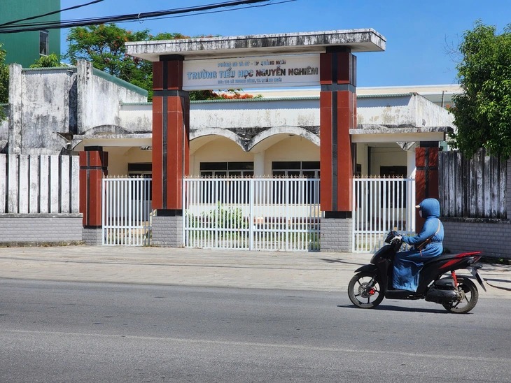 Cán bộ Kon Tum đăng ký cho con học trường 'điểm' quá nhiều, Quảng Ngãi khó xếp lớp