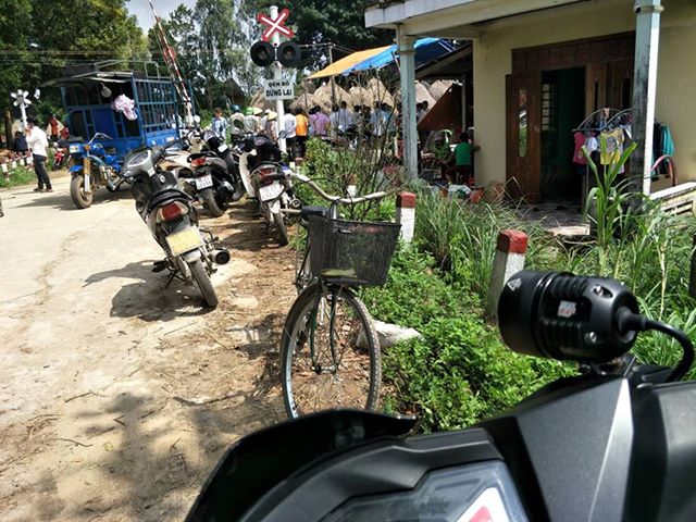 Bình Nguyên: Băng qua đường ray bị tàu tông chết