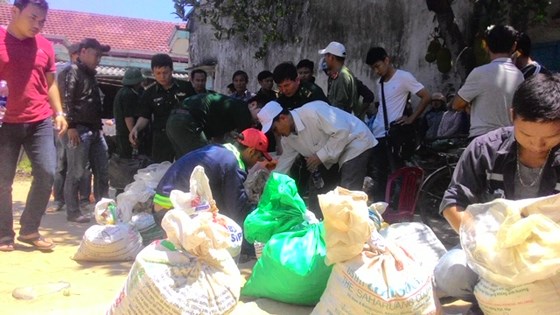 Bình Sơn: Bắt giữ khẩn cấp 2 vợ chồng, tịch thu tang vật hàng ngàn kíp nổ, chất nổ
