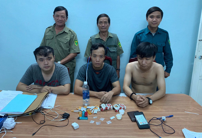 Tuần tra đêm bắt nhiều người sử dụng ma túy
