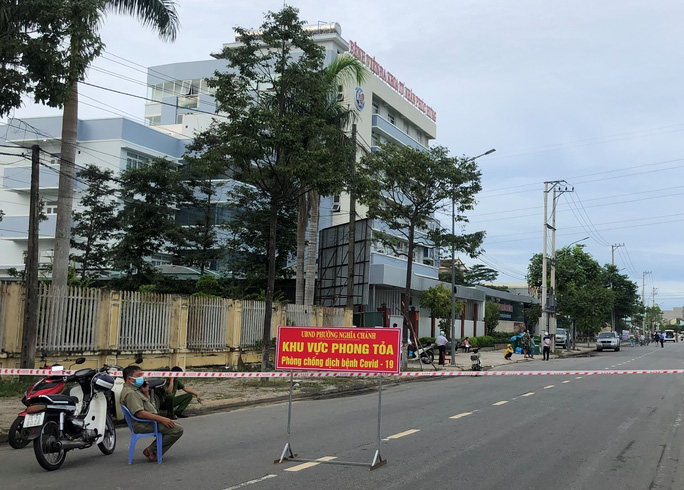Nhân viên y tế dương tính, phong tỏa bệnh viện tư nhân lớn nhất Quảng Ngãi